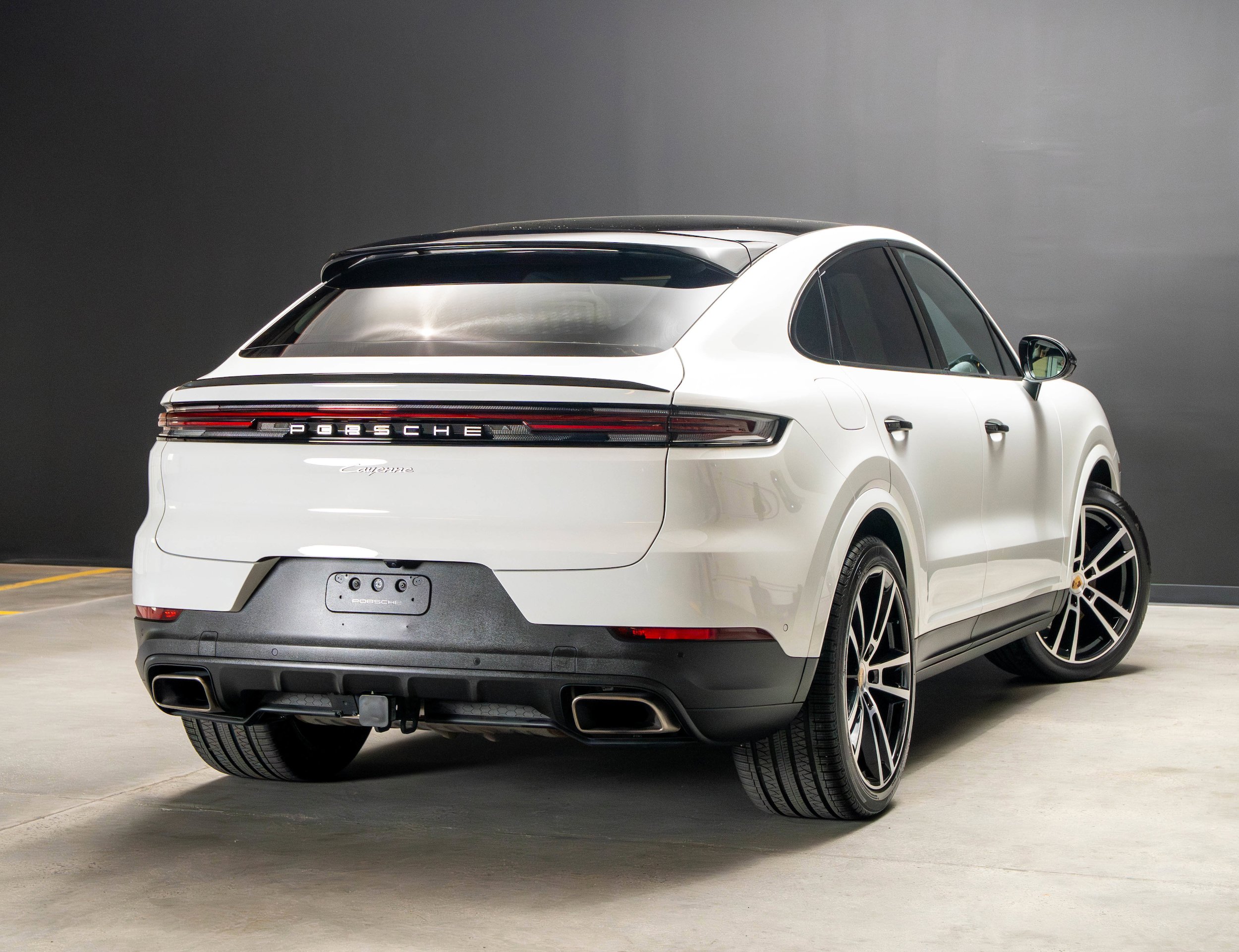 Certified 2024 Porsche Cayenne Coupe AWD/4WD image 7