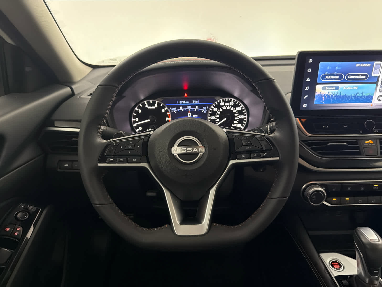 Used 2024 Nissan Altima 2.5 SR w/ SR Premium Package image 17