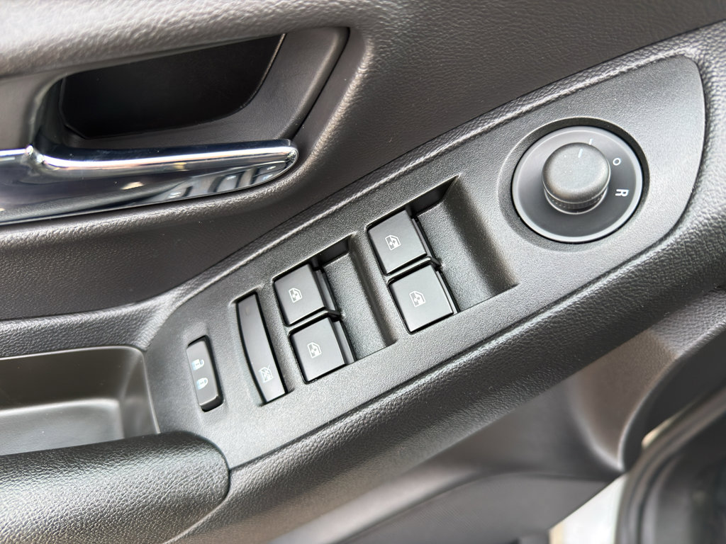 Used 2019 Chevrolet Trax LT w/ LT Convenience Package image 12