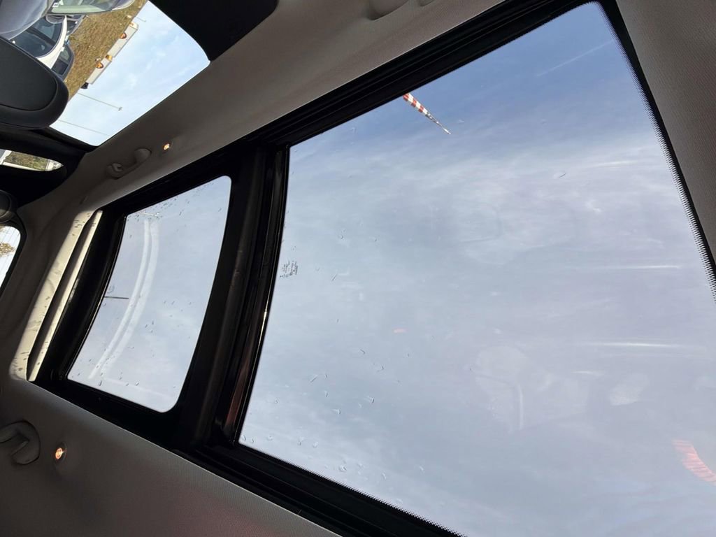 Used 2022 Jeep Cherokee Latitude Lux w/ Sun & Sound Group image 41