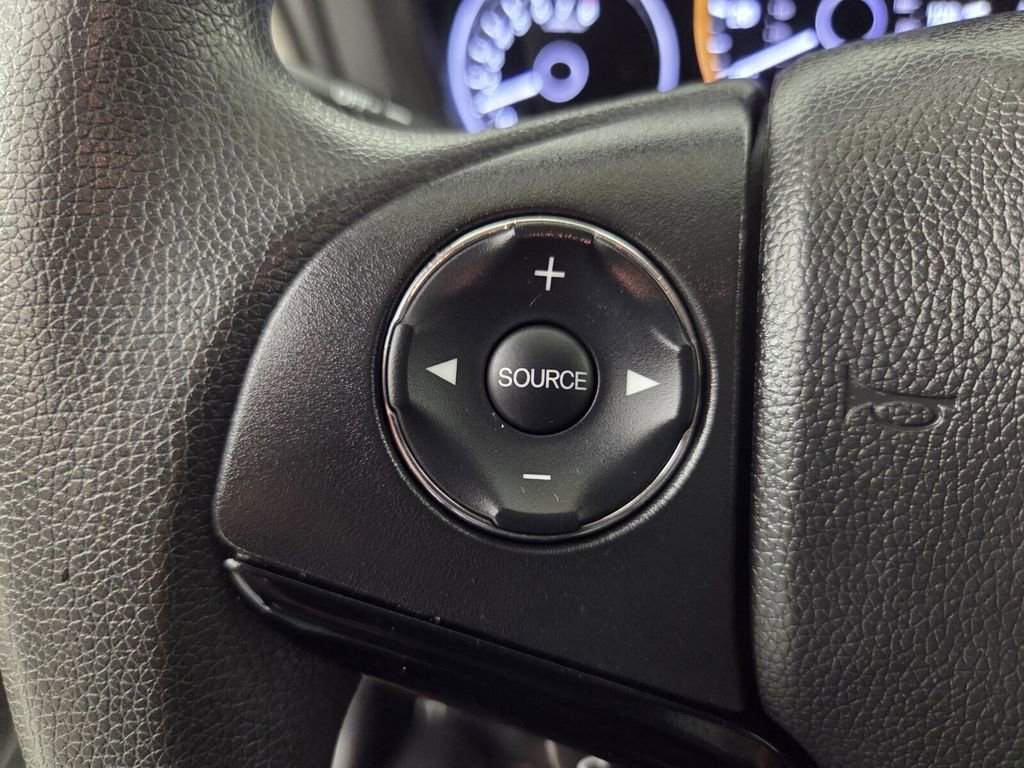 Used 2022 Honda HR-V LX image 18