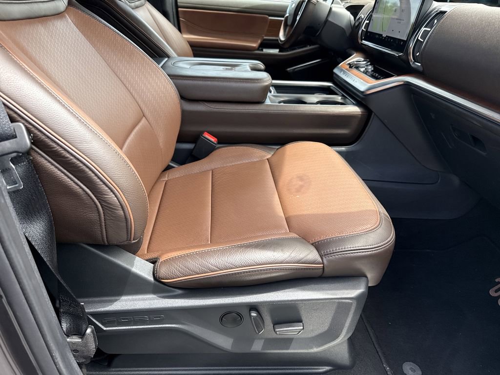 Used 2025 Ford Expedition King Ranch AWD/4WD image 13