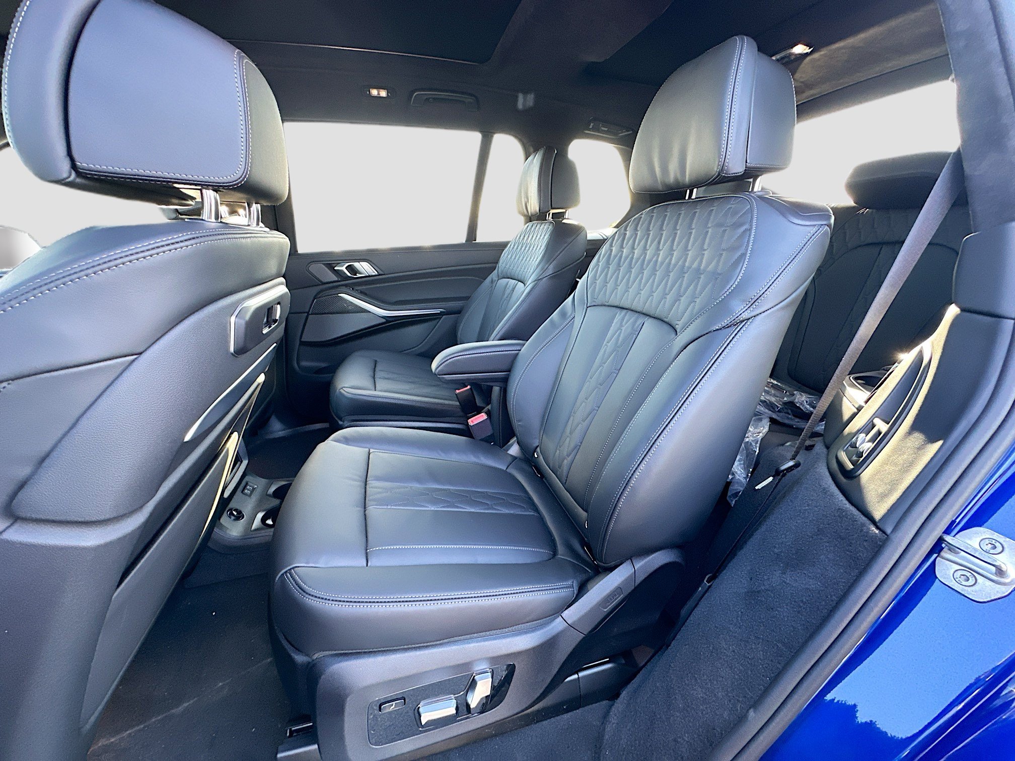 New 2026 BMW X7 M60i image 19