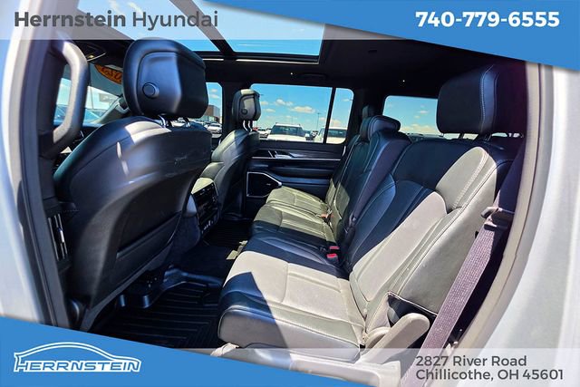 Used 2023 Jeep Wagoneer L Series III w/ Premium Group I AWD/4WD image 26
