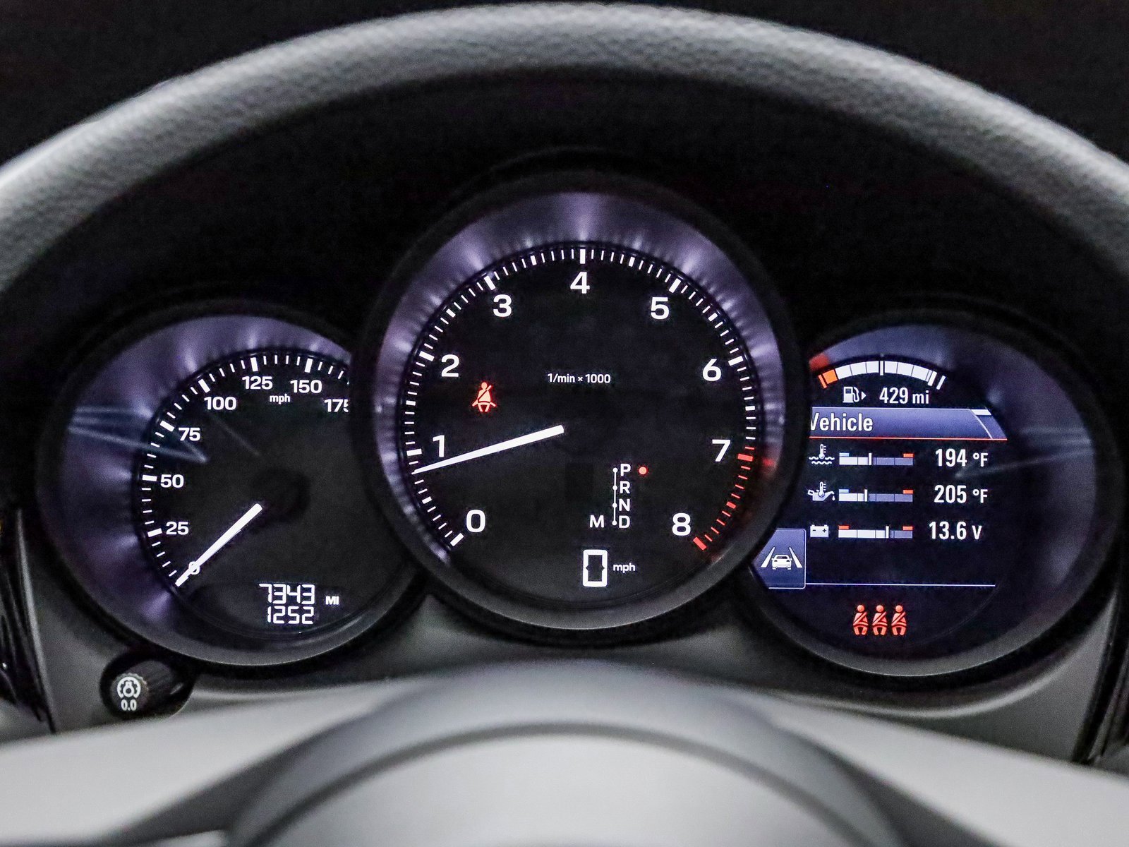 Certified 2025 Porsche Macan image 25