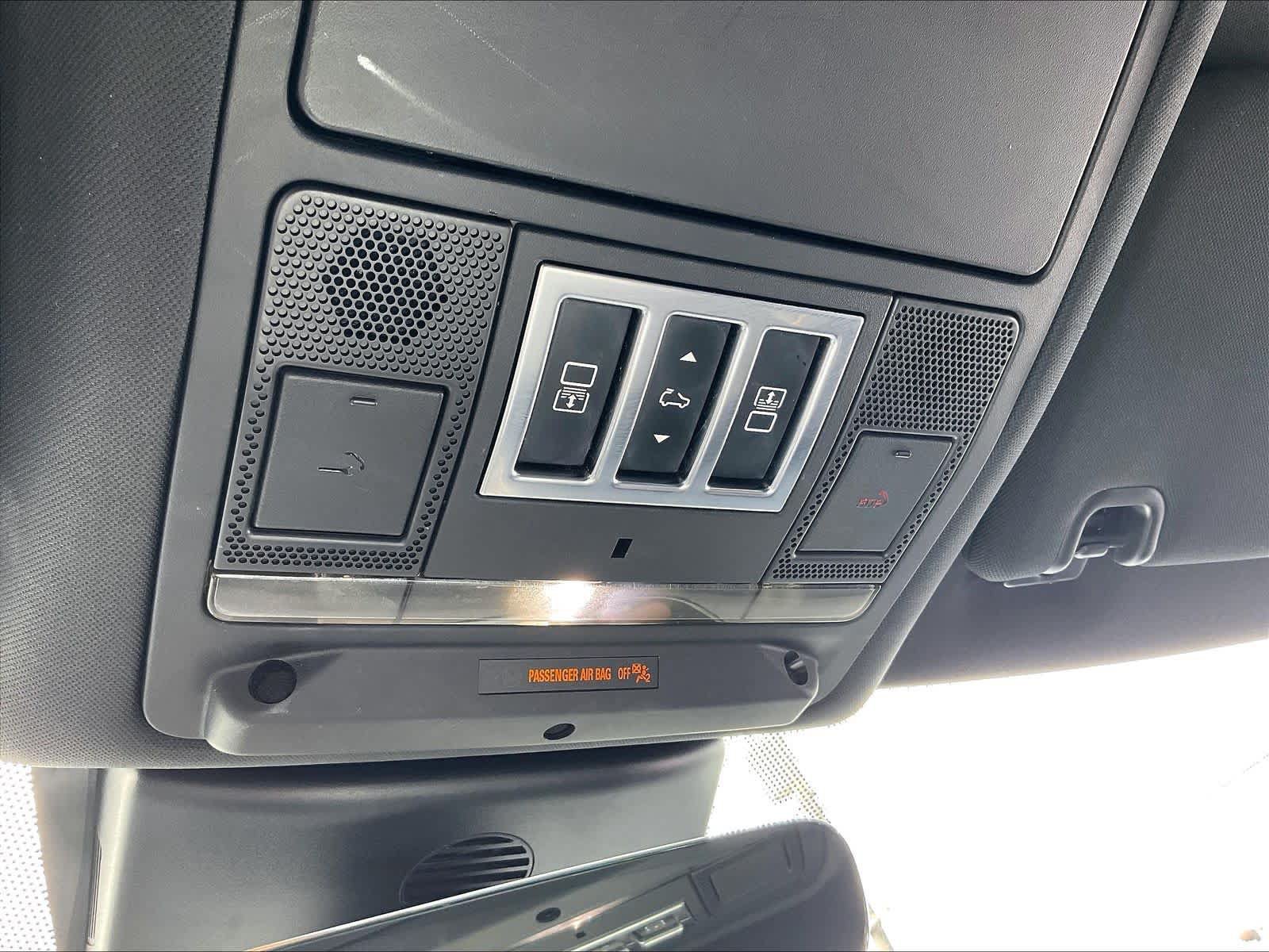 Used 2018 Land Rover Discovery HSE Luxury AWD/4WD image 40