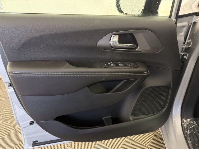 New 2026 Chrysler Voyager LX FWD image 12