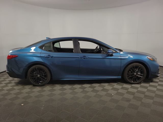 Used 2025 Toyota Camry SE image 10