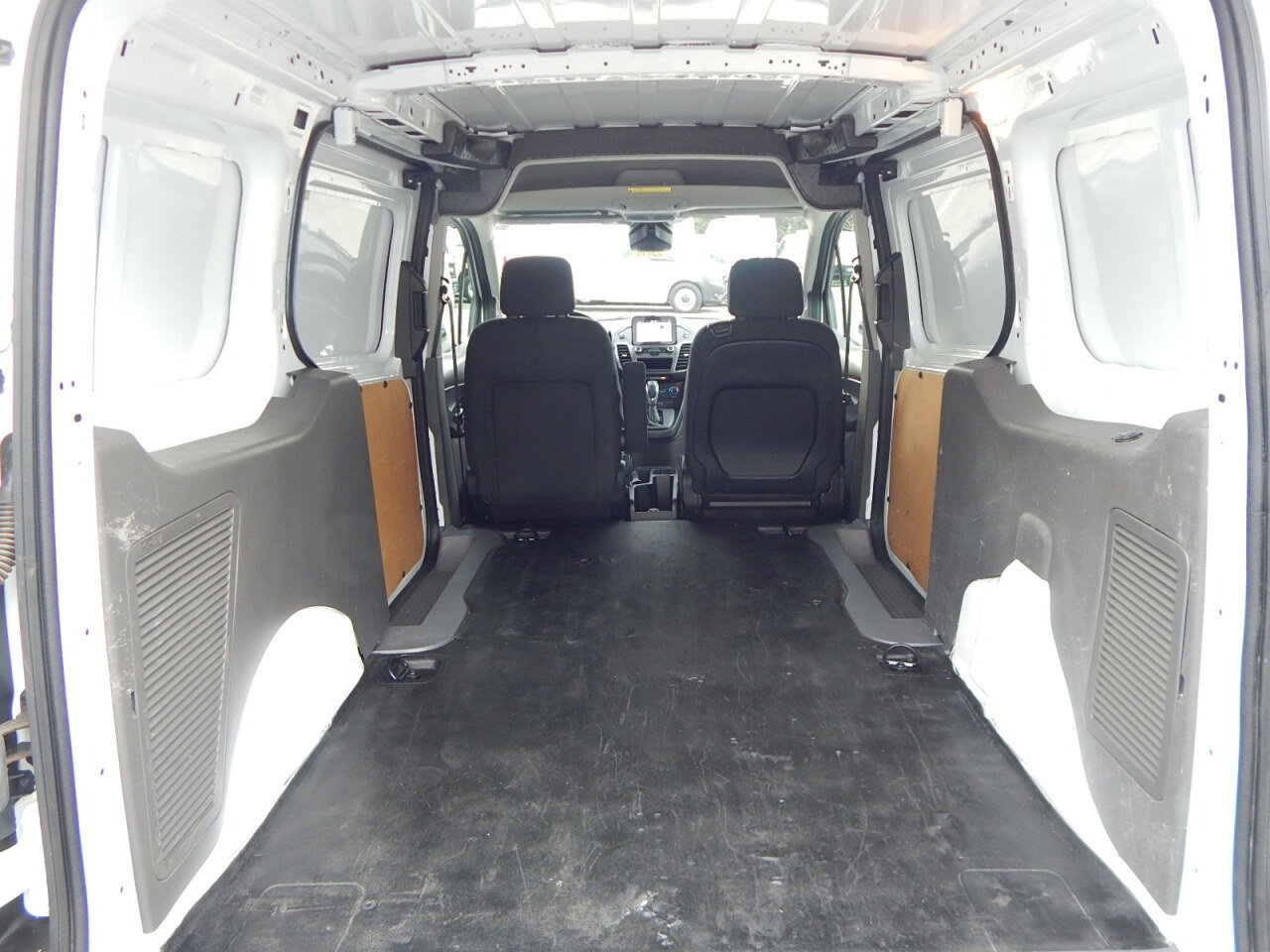 Used 2020 Ford Transit Connect XL image 12
