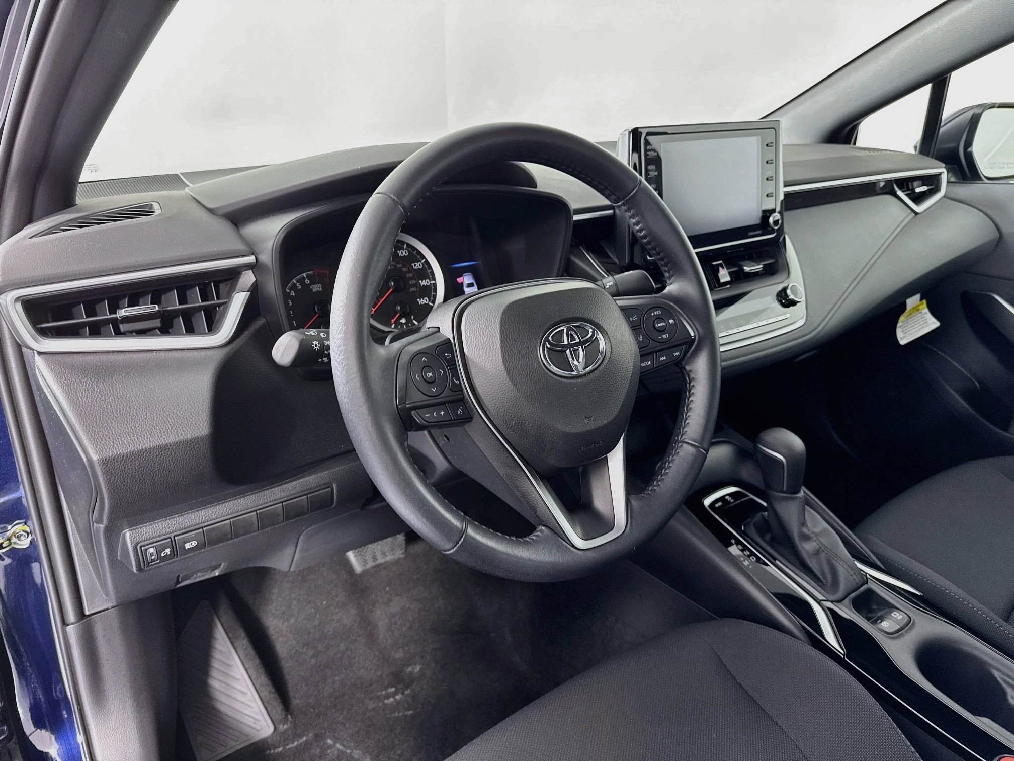 Used 2022 Toyota Corolla SE w/ Carpet Mat Package (TMS) FWD image 9