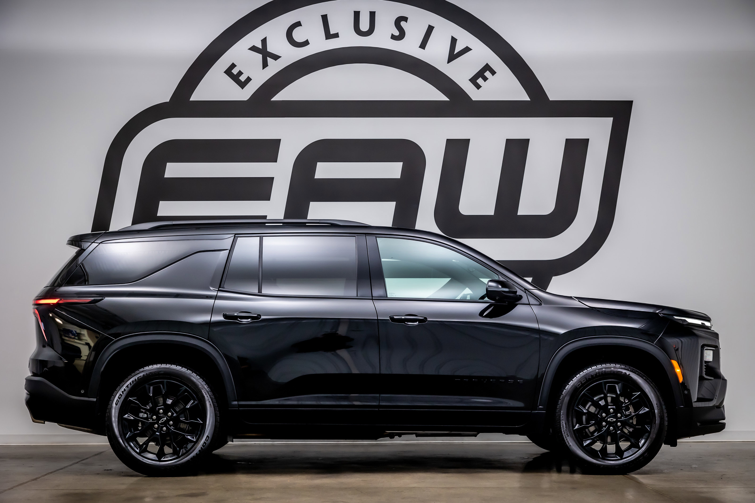 Used 2025 Chevrolet Traverse LT w/ Enhanced Driving Package image 8
