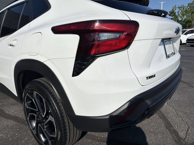 Used 2024 Chevrolet Trax RS FWD image 36