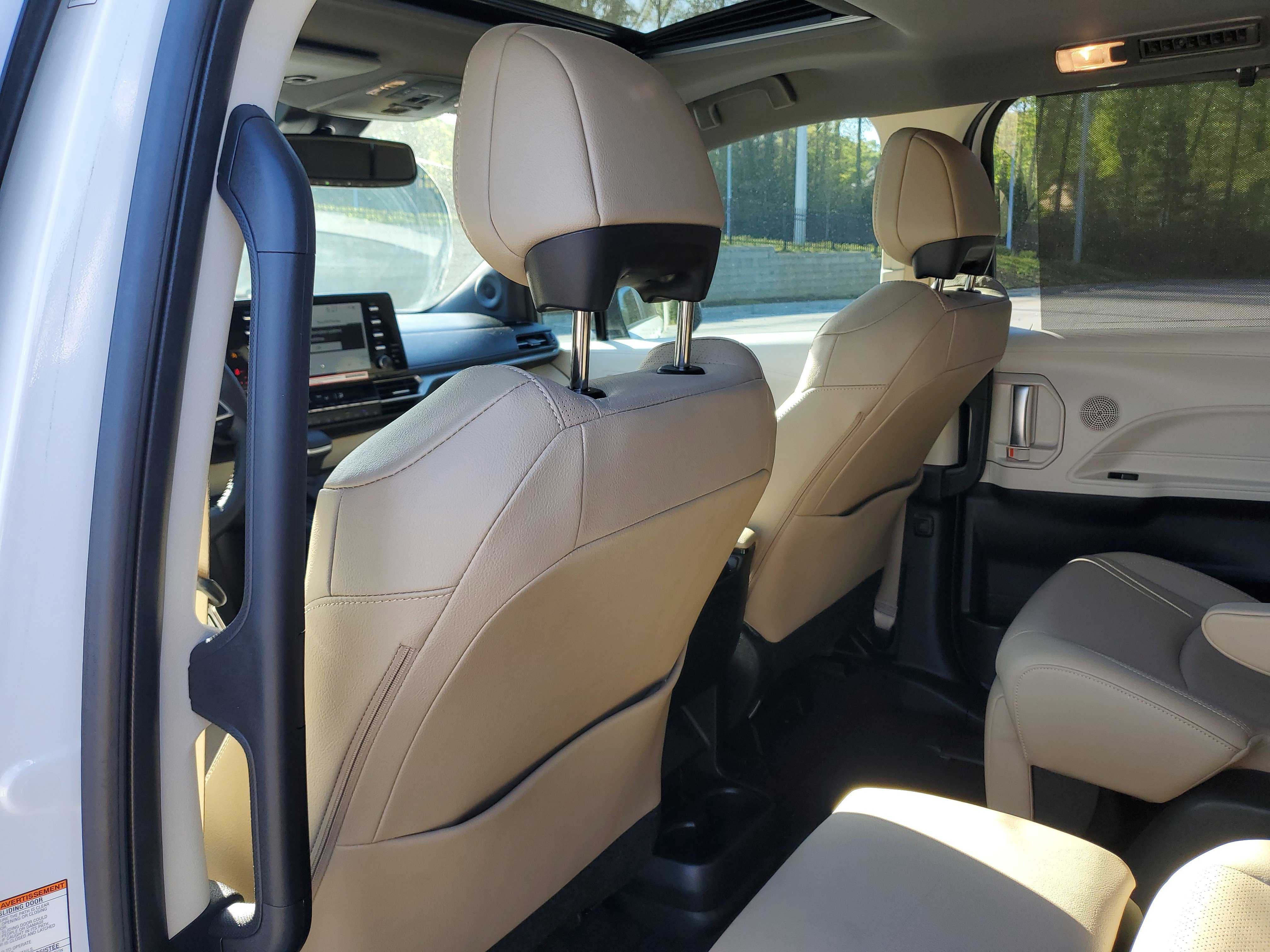 Used 2024 Toyota Sienna Limited FWD image 11