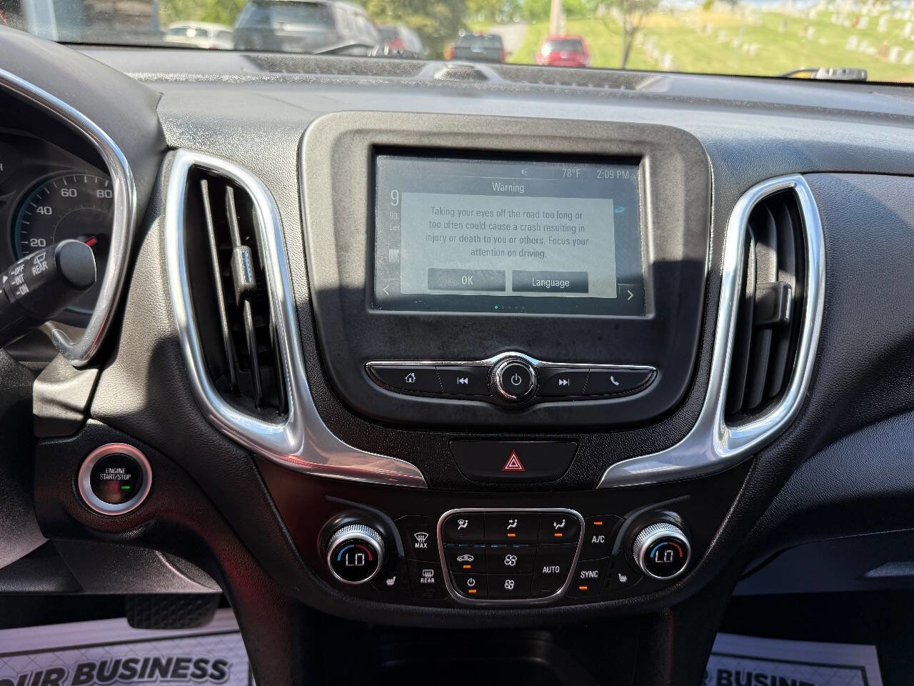 Used 2018 Chevrolet Equinox LT image 11