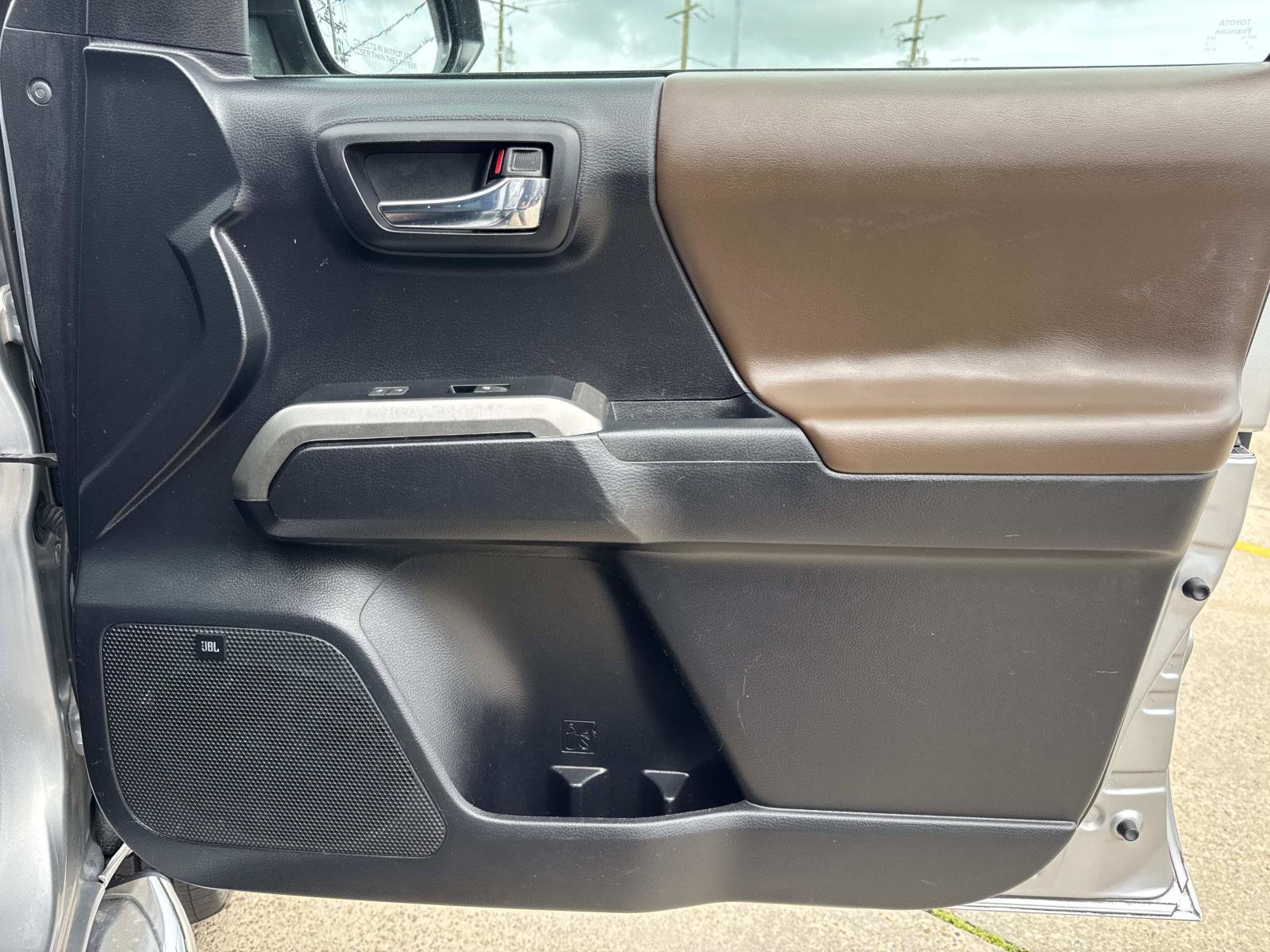 Used 2021 Toyota Tacoma Limited RWD image 13