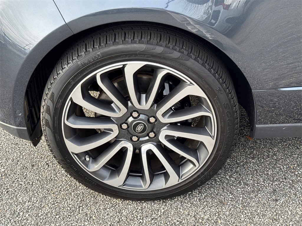 Used 2019 Land Rover Range Rover Long Wheelbase Supercharged image 11