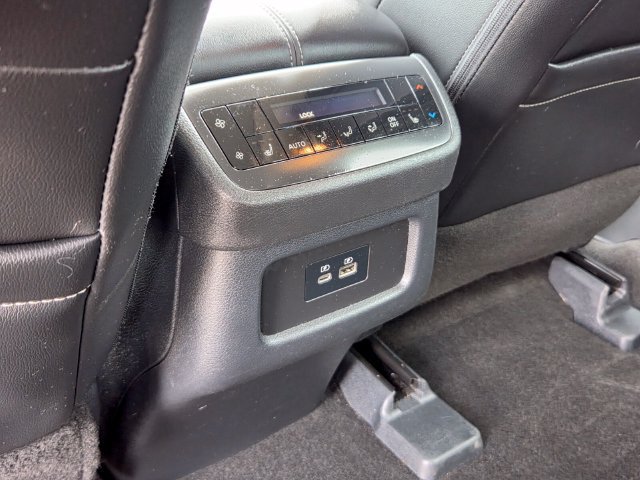 Used 2025 Nissan Pathfinder SL w/ SL Premium Package FWD image 16