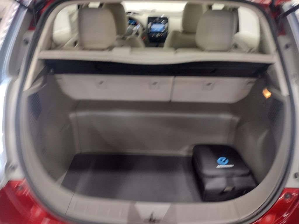 Used 2011 Nissan Leaf SL FWD image 17