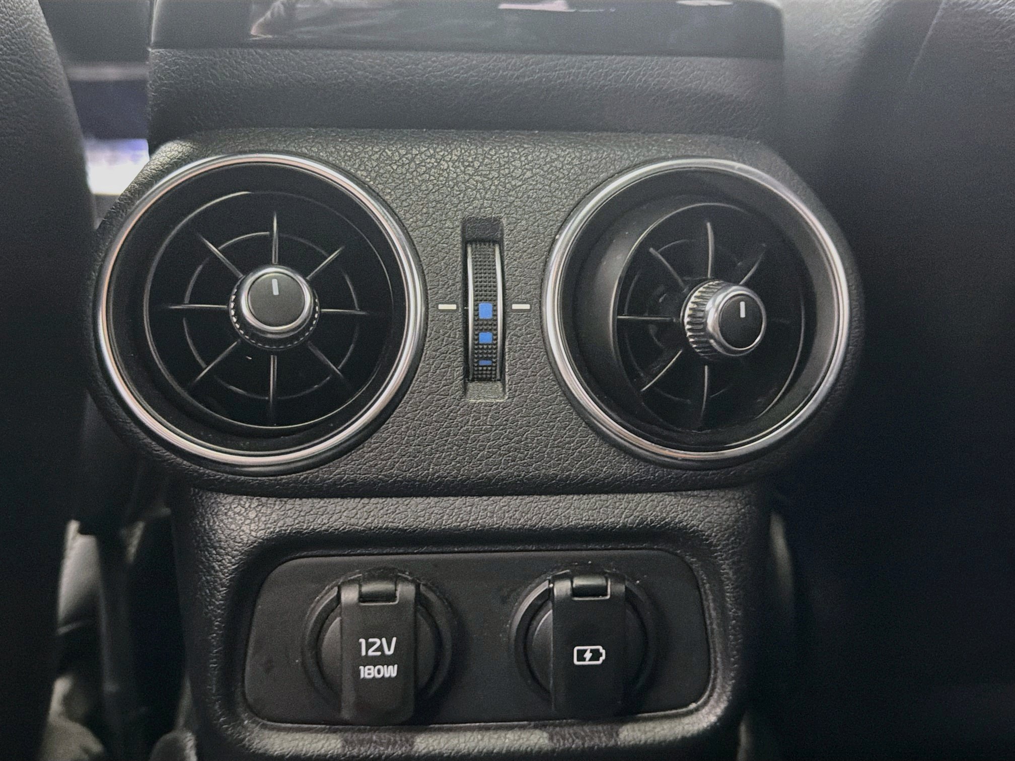 Used 2020 Kia Stinger GT-Line RWD image 25