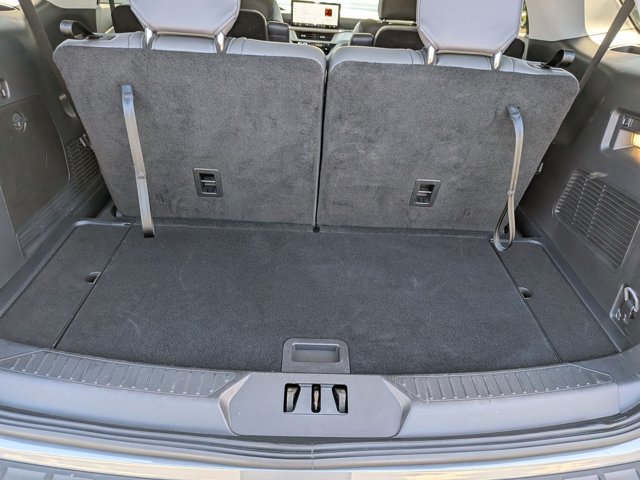 Used 2025 Ford Explorer Active AWD/4WD image 6