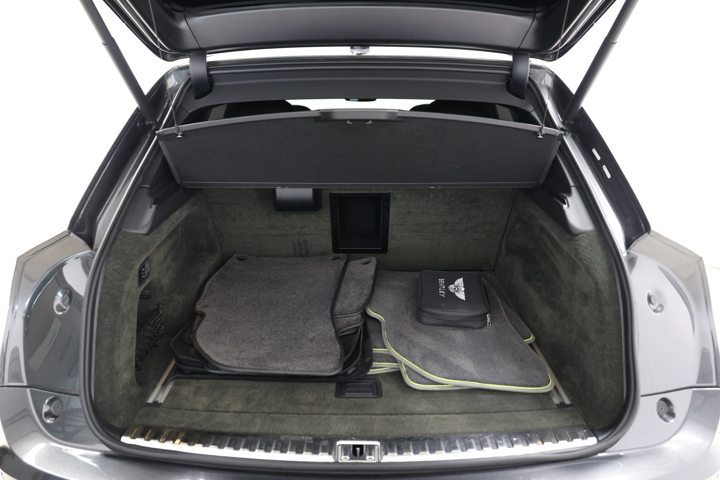 Used 2023 Bentley Bentayga Extended Wheelbase AWD/4WD image 91