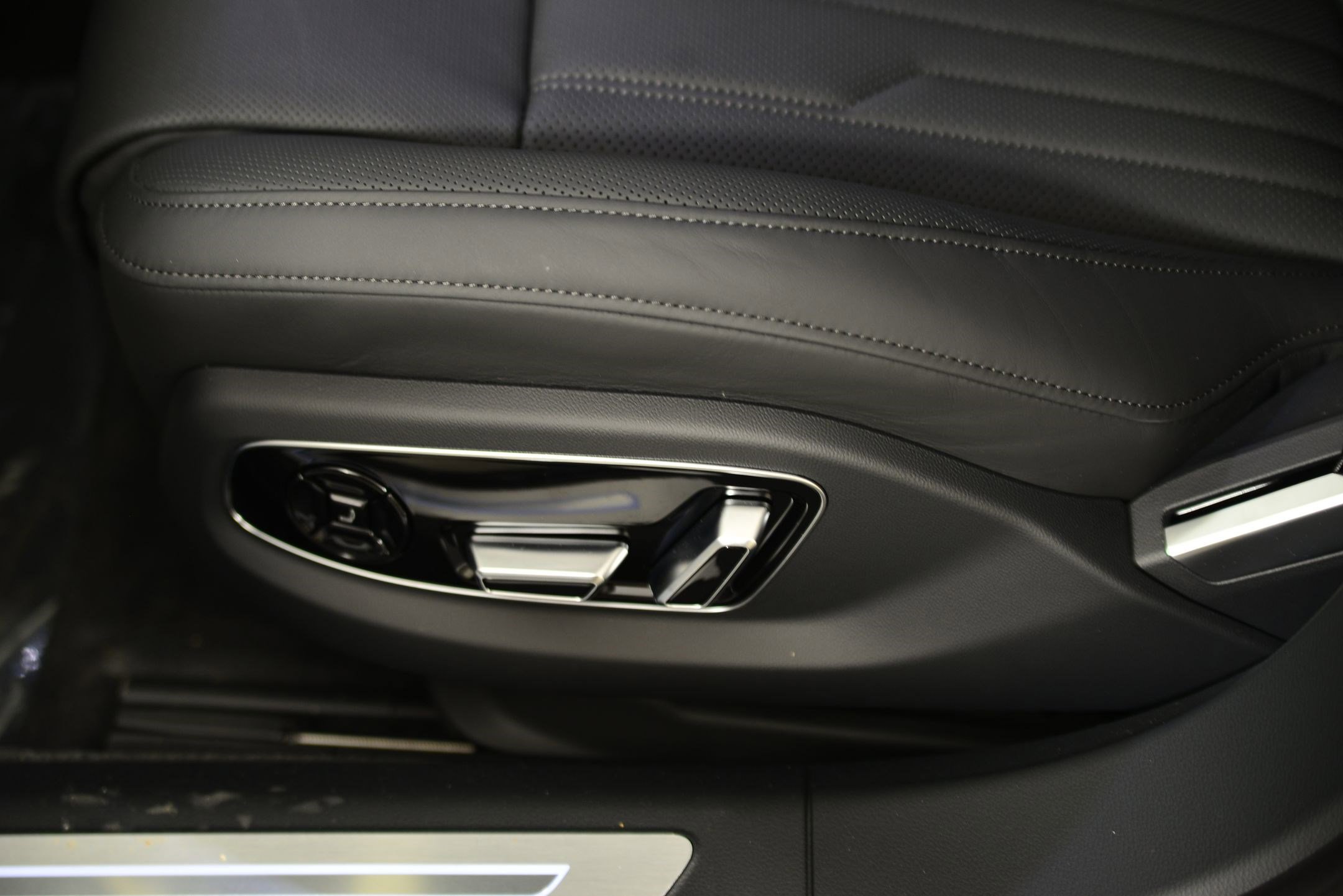 New 2026 Audi A8 L 3.0T image 22