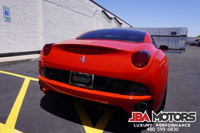 Used 2014 Ferrari California RWD image 45