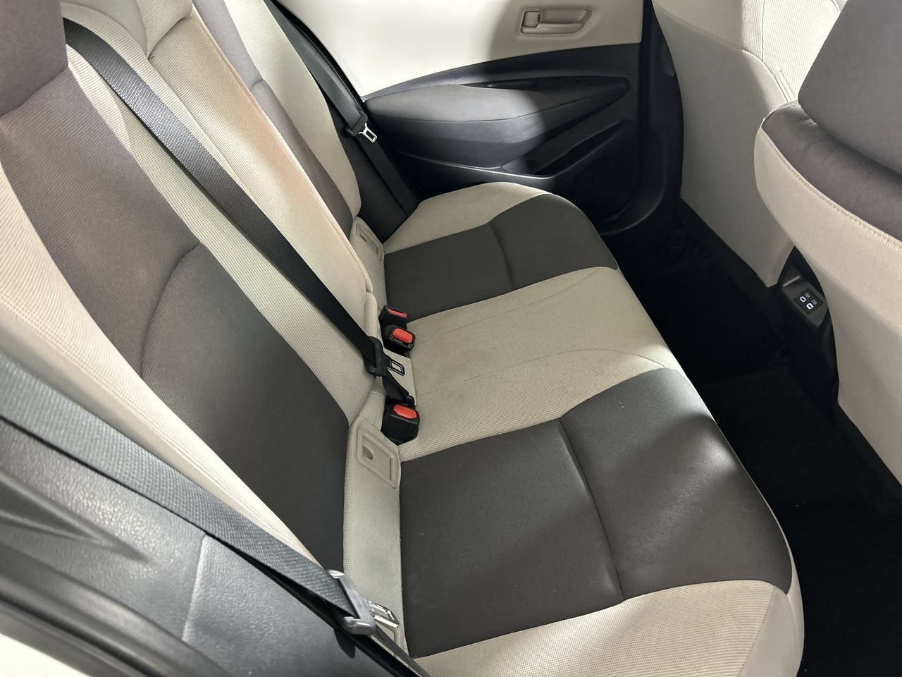 Used 2025 Toyota Corolla LE FWD image 25