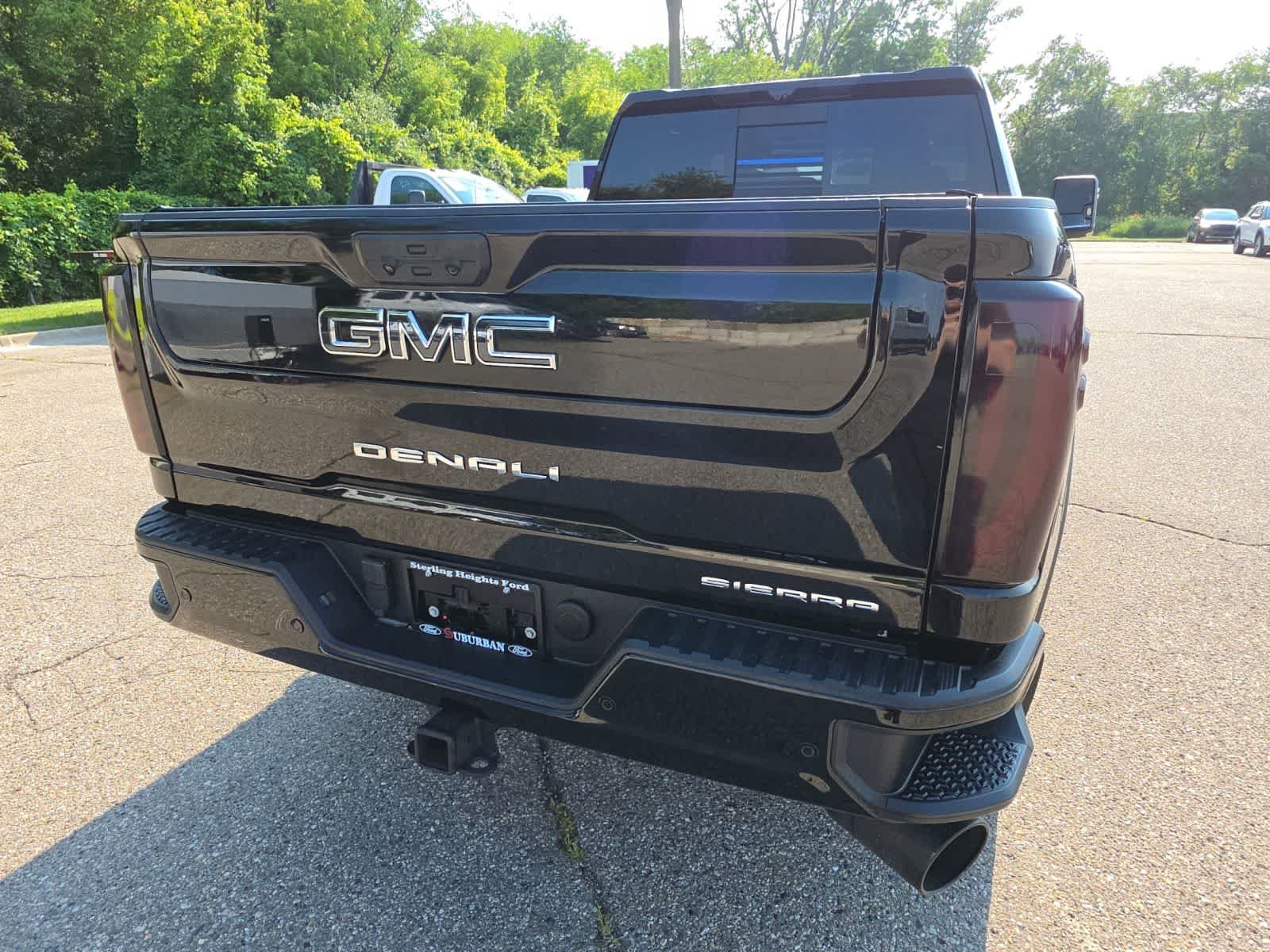 Used 2024 GMC Sierra 3500 Denali Ultimate AWD/4WD image 8