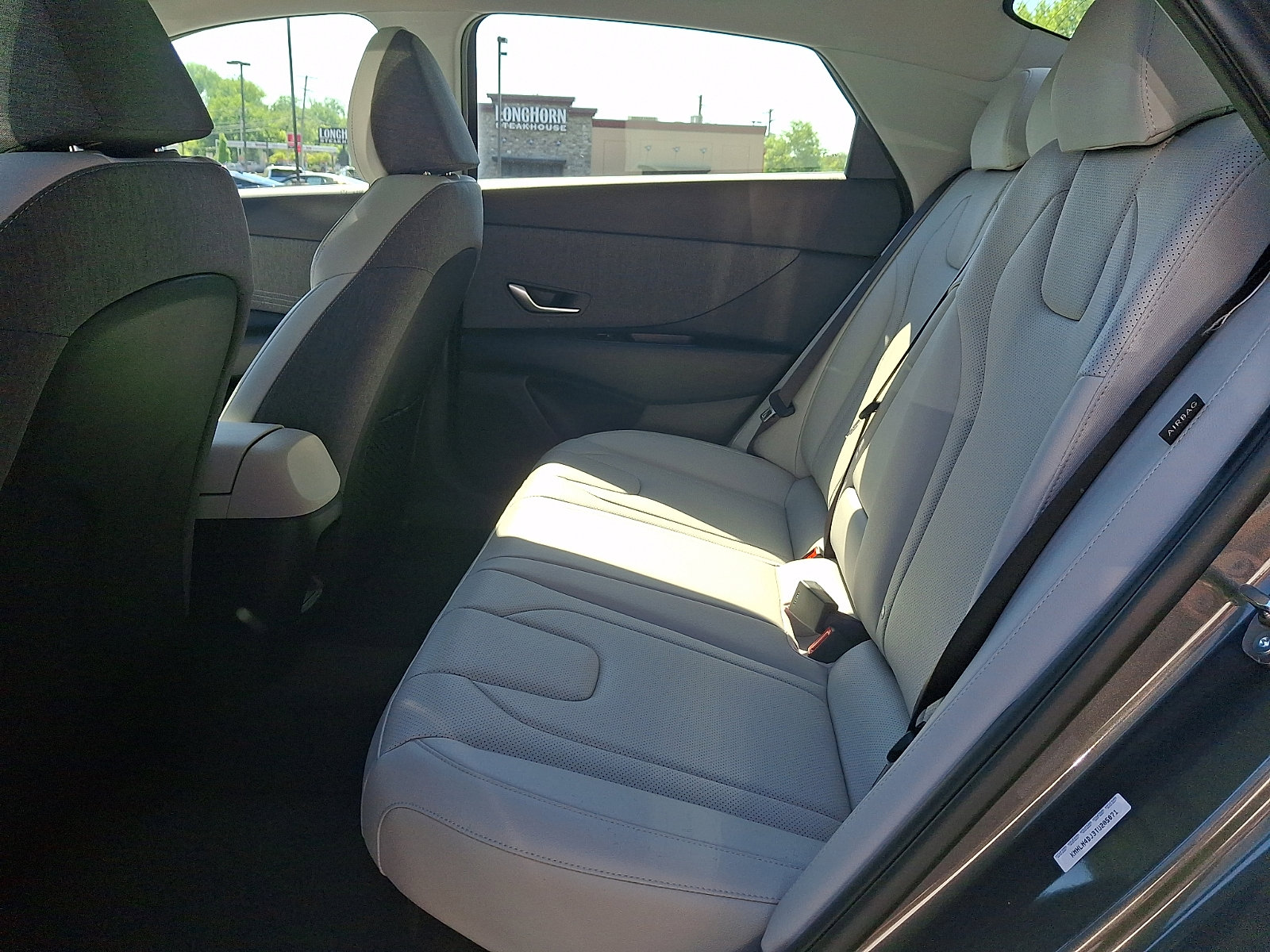New 2026 Hyundai Elantra Limited FWD image 6