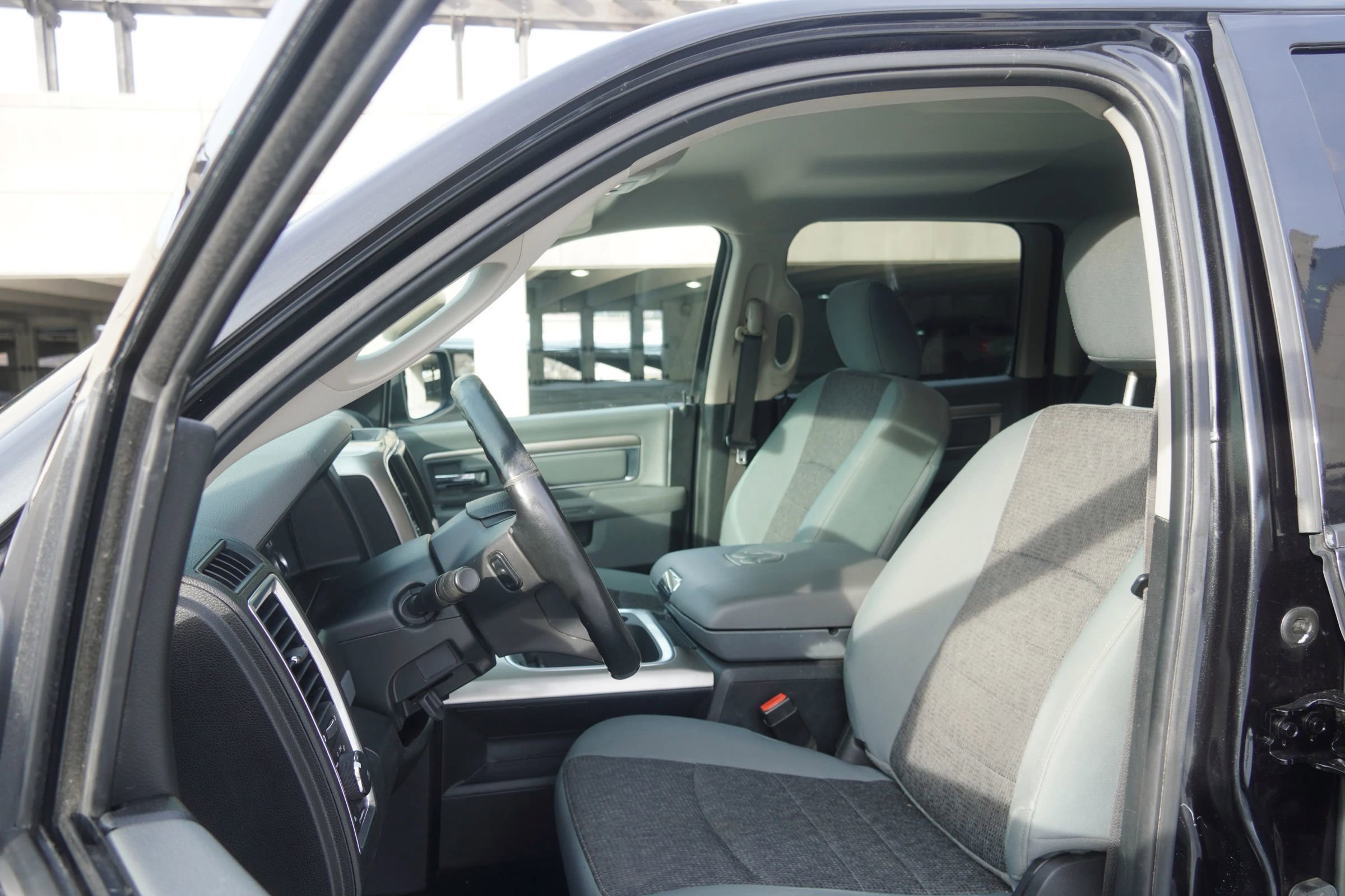 Used 2019 RAM 1500 Big Horn AWD/4WD image 35