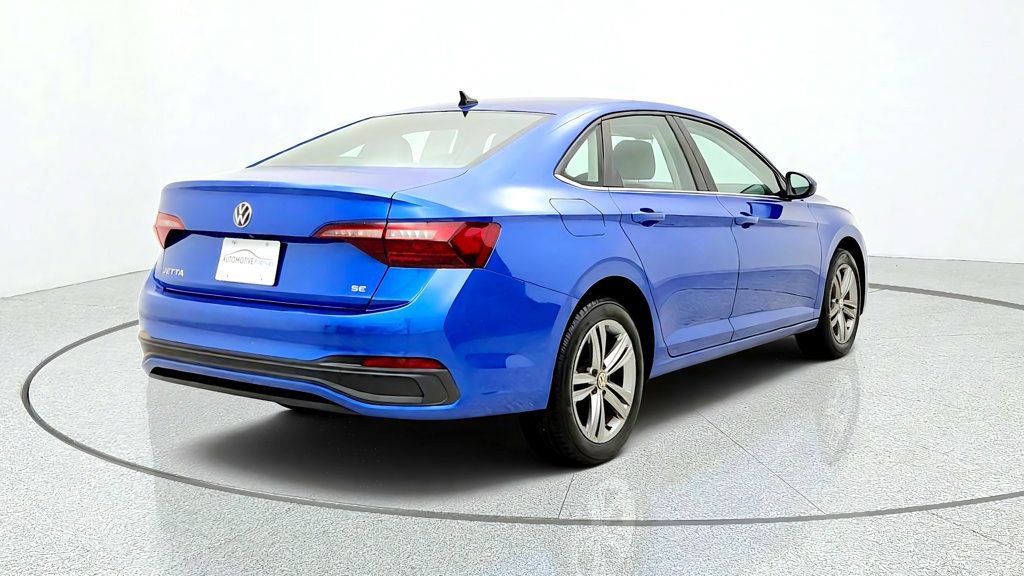 Used 2024 Volkswagen Jetta SE FWD image 5
