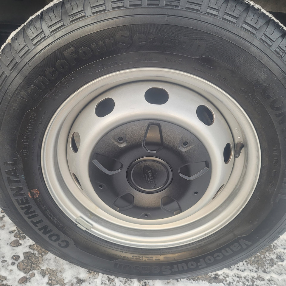 Used 2016 Ford Transit 150 XL image 38