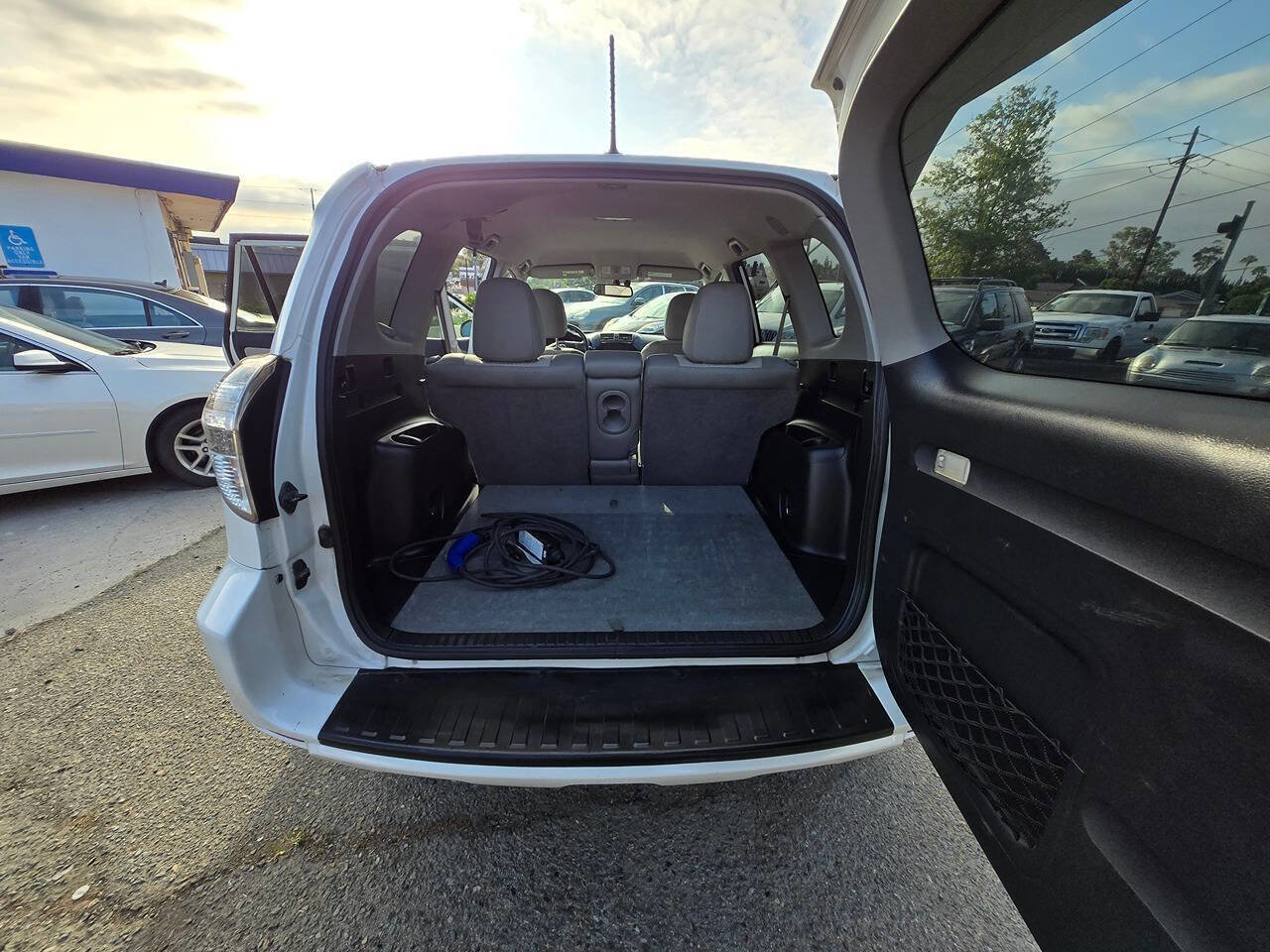 Used 2012 Toyota RAV4 EV image 24