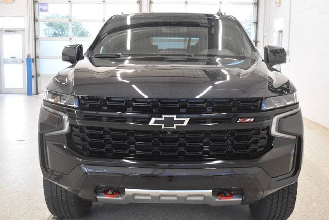 Used 2024 Chevrolet Tahoe Z71 w/ Luxury Package AWD/4WD image 3