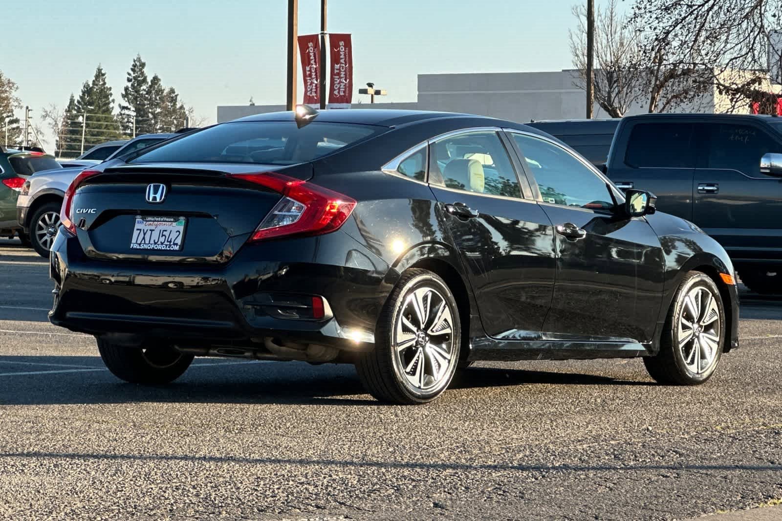 Used 2016 Honda Civic EX-T image 2