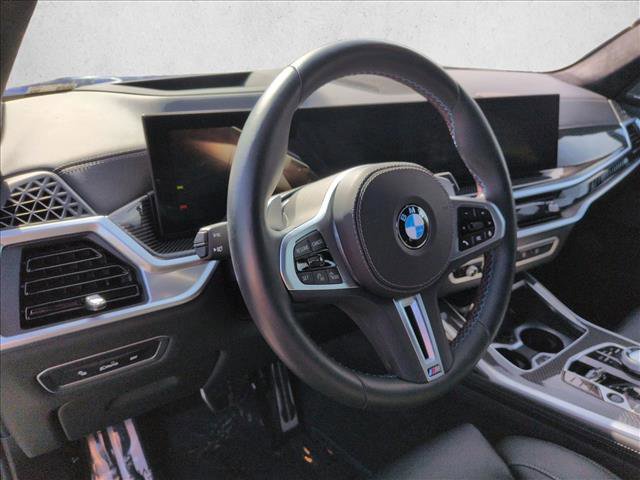 Used 2025 BMW X7 M60i image 10