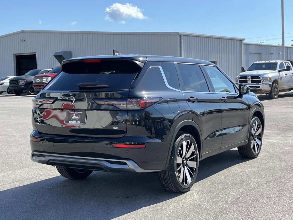 New 2026 Mitsubishi Outlander SE image 4