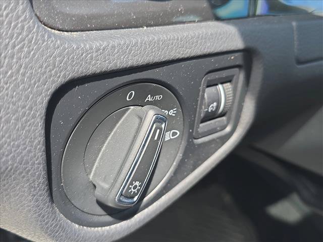 Used 2020 Volkswagen Golf 4-Door FWD image 10