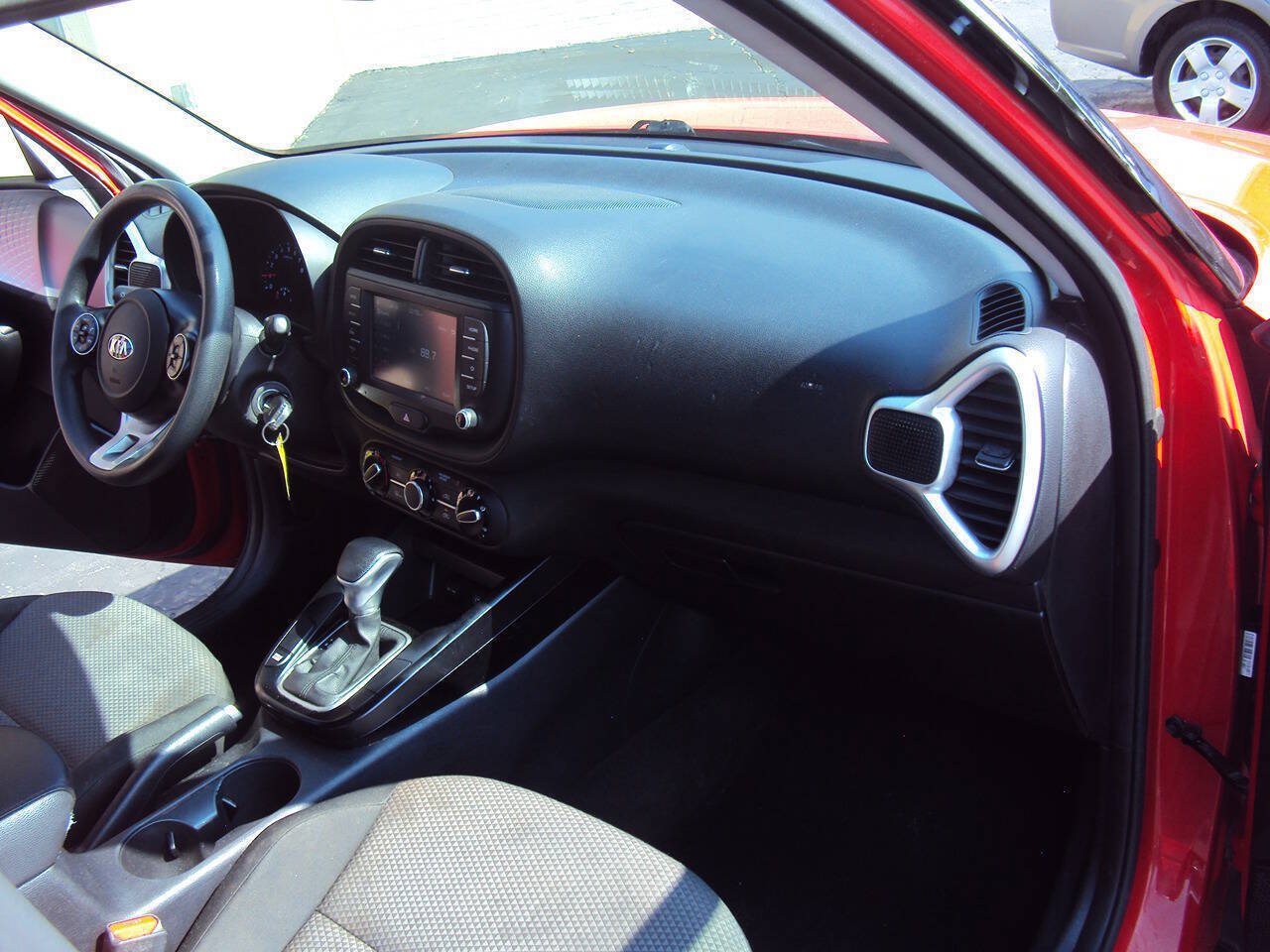 Used 2020 Kia Soul LX FWD image 10