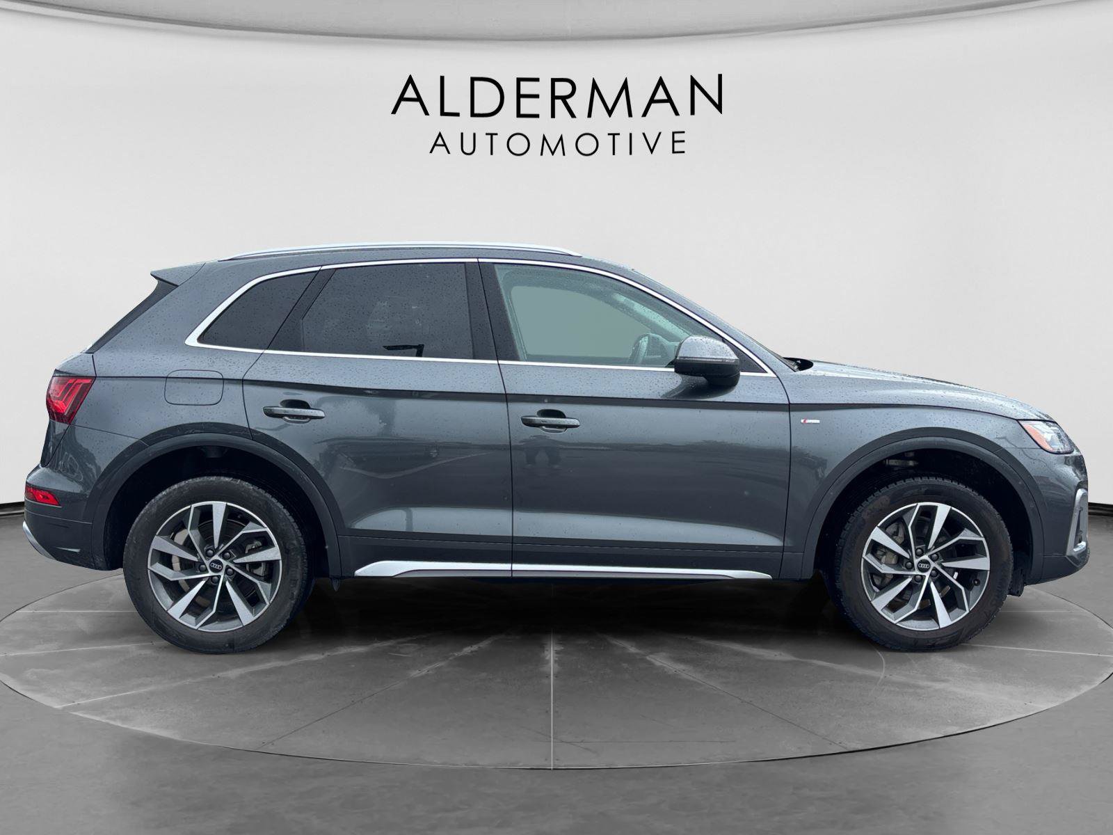 Used 2023 Audi Q5 2.0T Premium Plus w/ Premium Plus Package AWD/4WD image 6