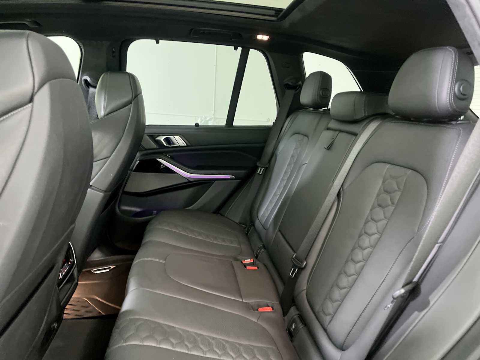 Used 2022 BMW X5 M w/ Executive Package image 31