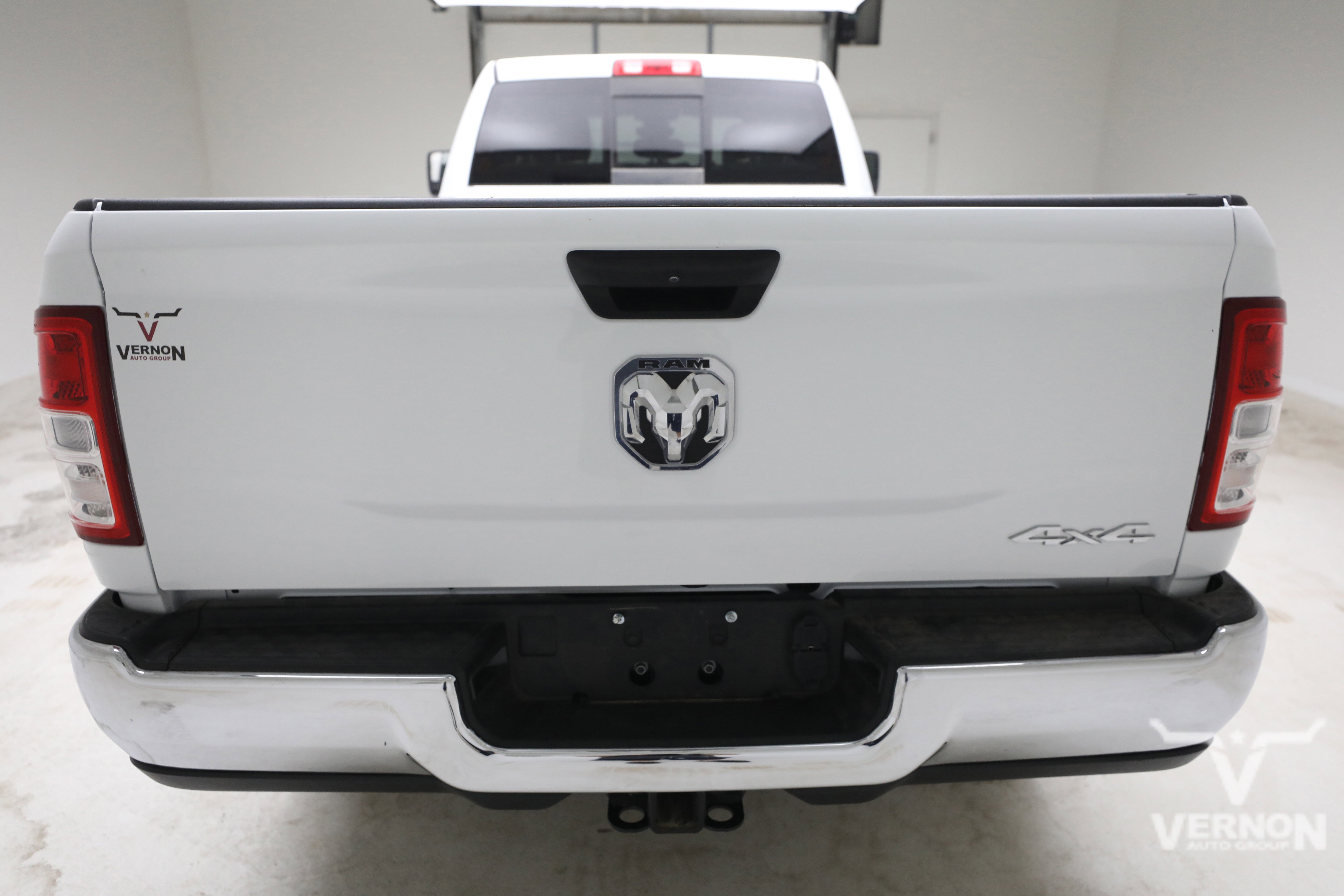 Used 2024 RAM 2500 Tradesman w/ Chrome Appearance Group AWD/4WD image 4