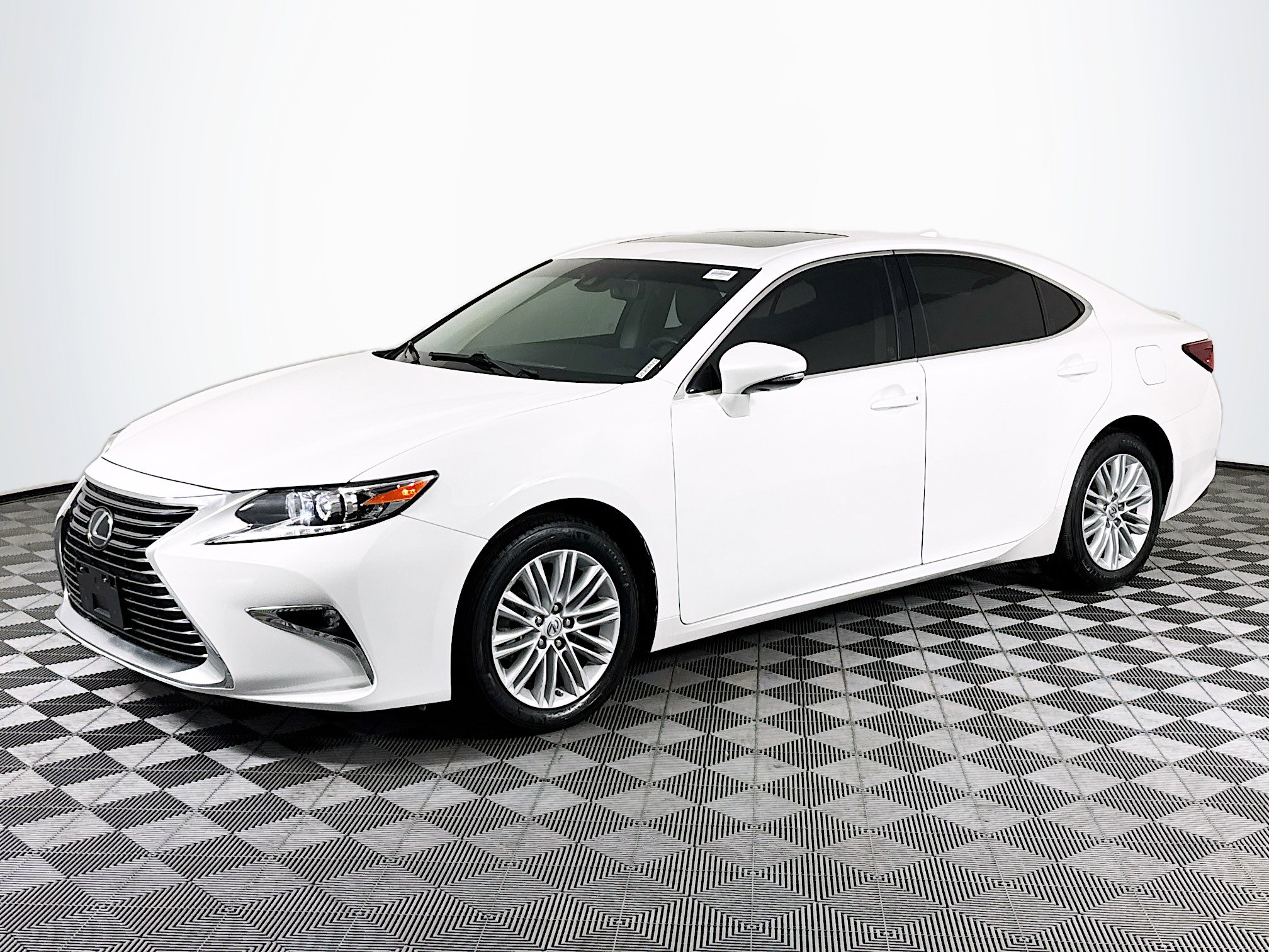 Used 2017 Lexus ES 350 FWD image 4