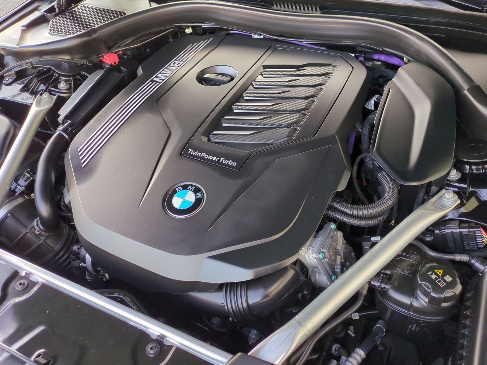 Used 2023 BMW 540i xDrive w/ Premium Package image 34