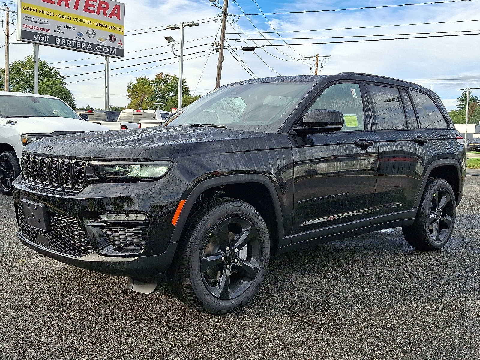 New 2025 Jeep Grand Cherokee Limited w/ Black Appearance Package image 2