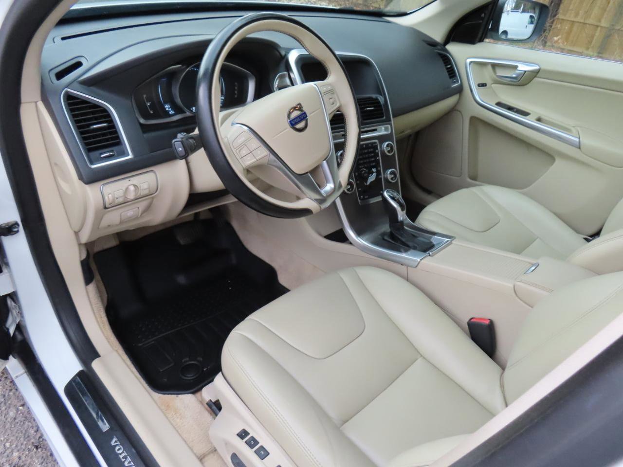 Used 2015 Volvo XC60 T5 image 5