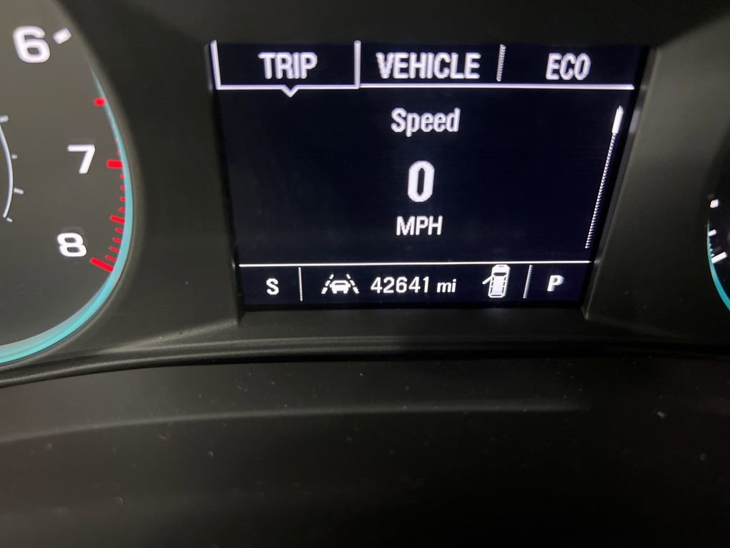 Used 2022 Chevrolet Traverse LS FWD image 11