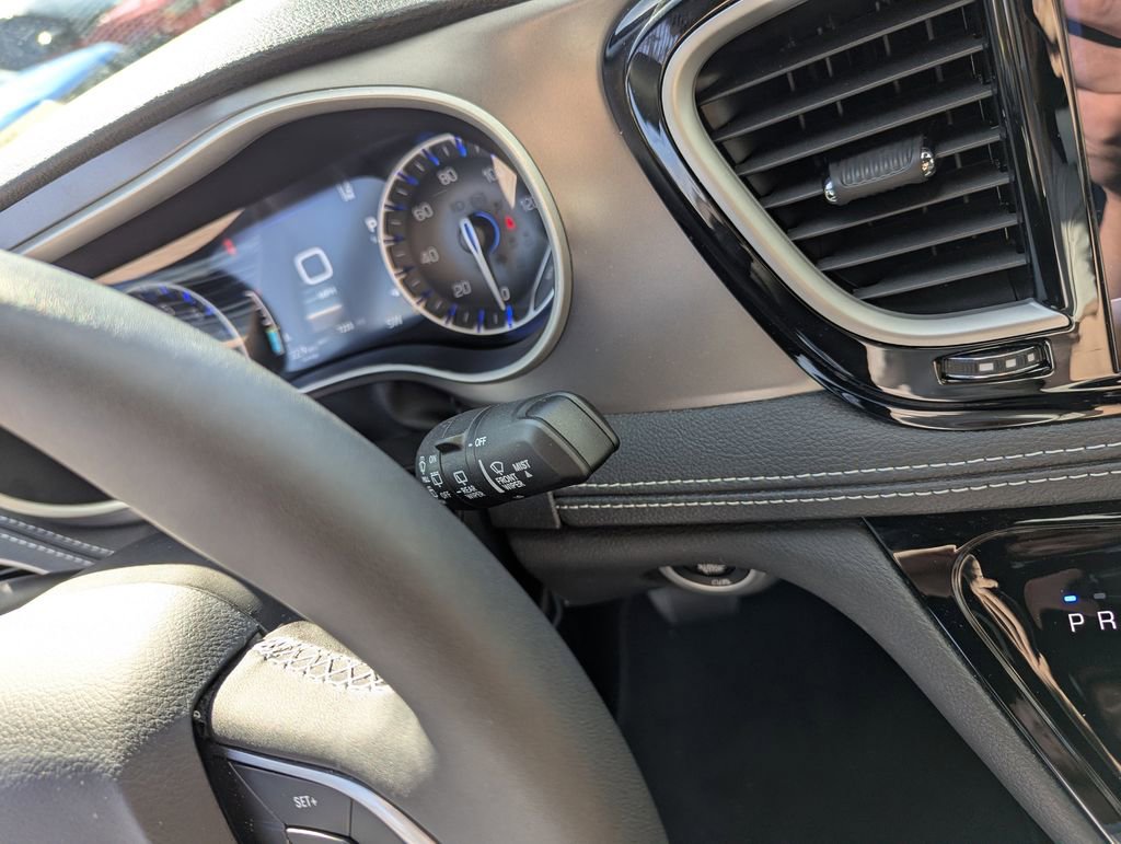 New 2026 Chrysler Pacifica Select FWD image 24