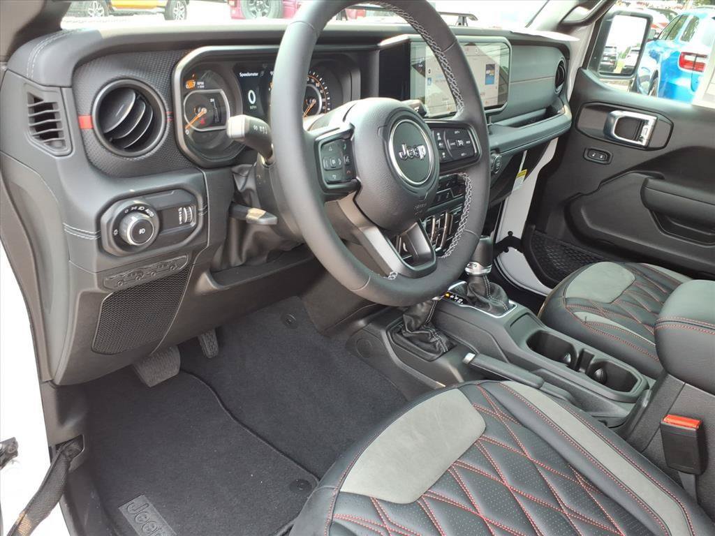 New 2026 Jeep Wrangler Unlimited Rubicon w/ Technology Group AWD/4WD image 4